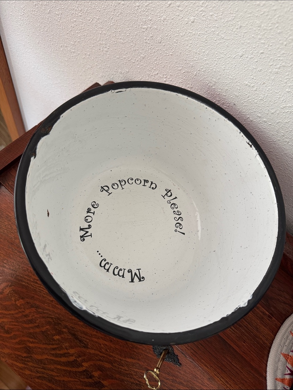 Retro Country Farmhouse Red Enamelware Popcorn Serving Bowl Black & White Detail - Picture 2 of 9